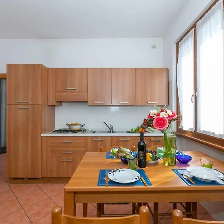 San Siro Sleeps 4 Wifi סן סירו